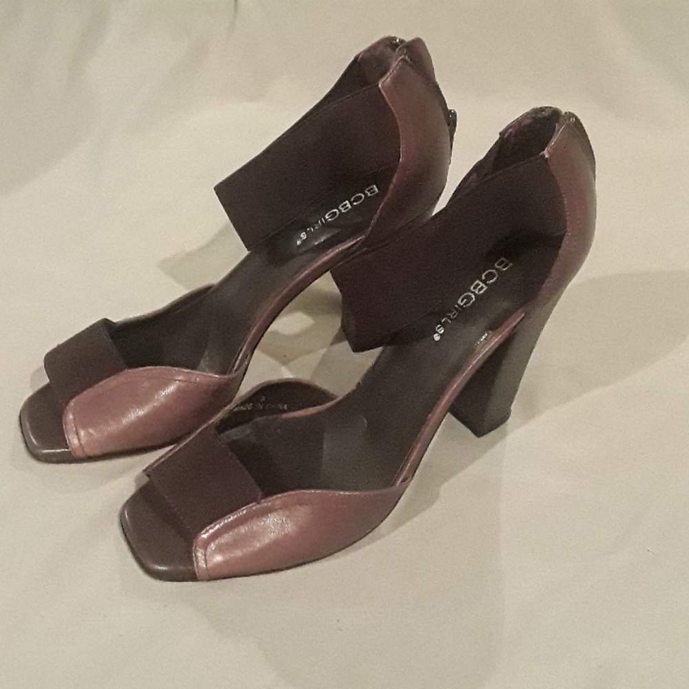 Purple BCBG high heel shoes